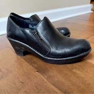 Born Black Leather Heeled Clogs Slip-On Zipper Comfort Shoes • Size 8.5M